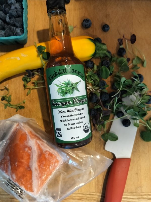 Organic Tarragon Vinegar with salmon and vegetables